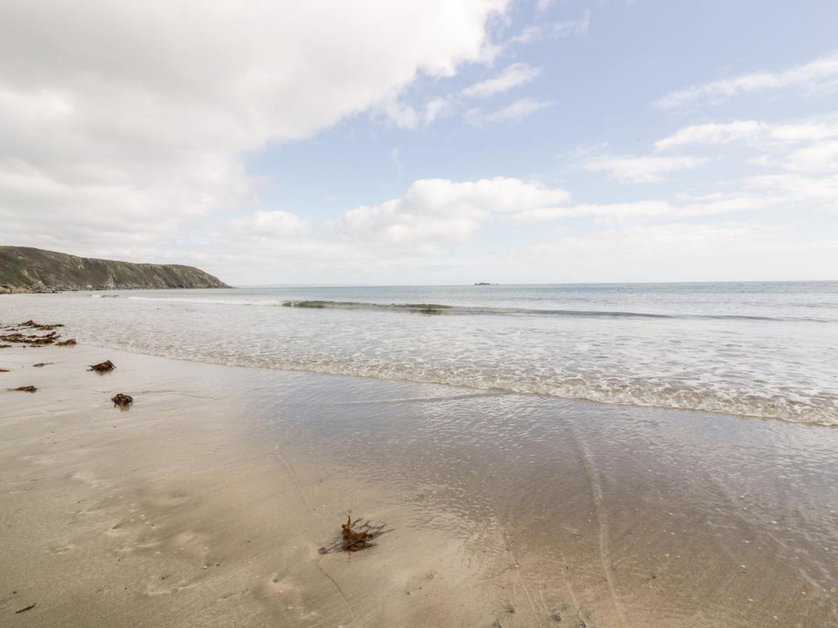 The Moonbeach Cabin Gorran Haven エクステリア 写真